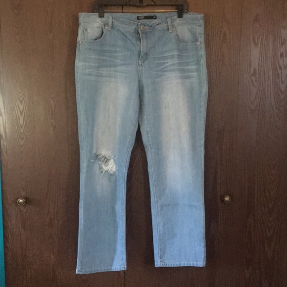 Light wash Straight Leg - Picture 1 of 5